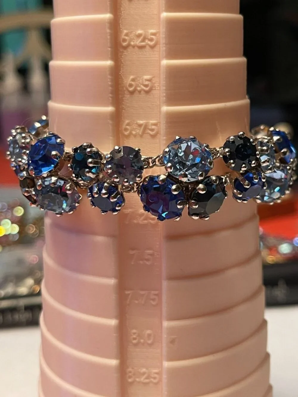 Vintage Prong-Set Blue Glass Stone Bracelet 1940s Style Unsigned Hattie Carnegie